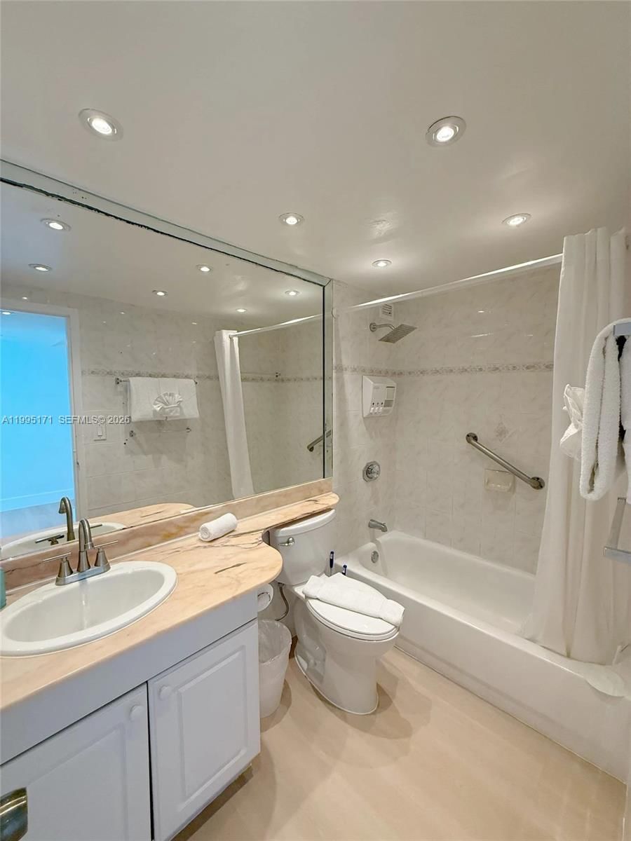 Real estate property located at 5445 Collins Ave #635, Miami-dade, Castle Beach Club Condo, Miami Beach, FL