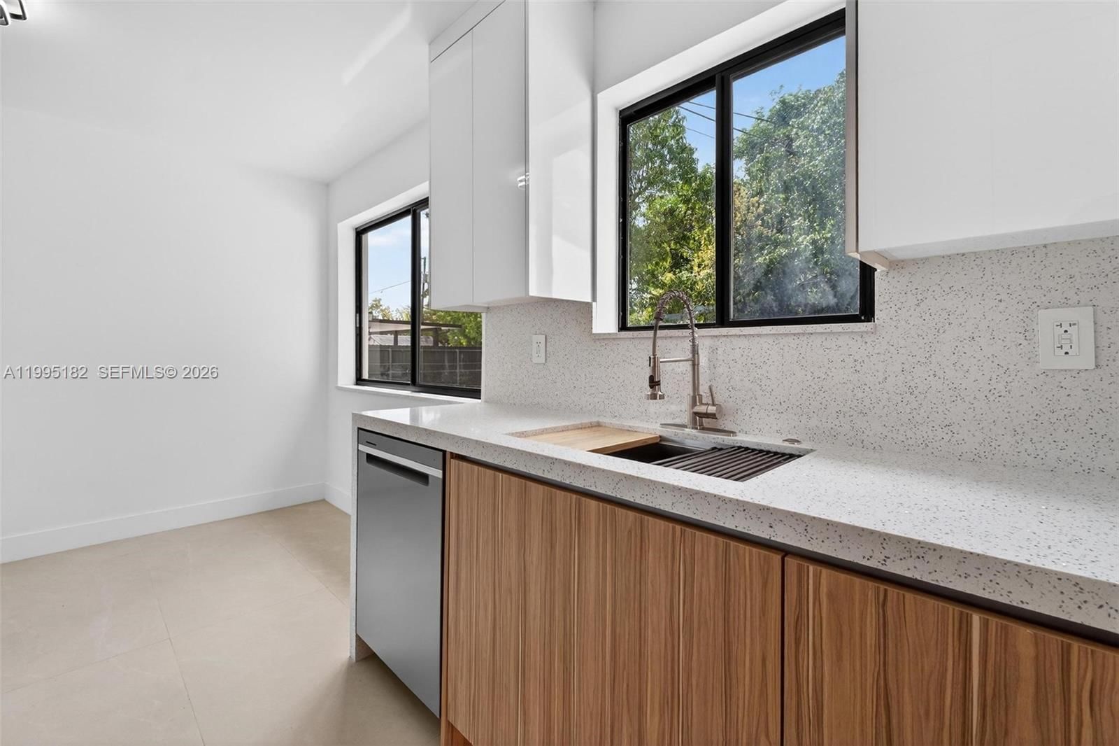 Real estate property located at 11530 138th St, Miami-dade, Replat Of Portions Of Ric, Miami, FL