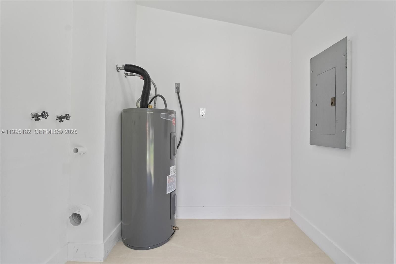 Real estate property located at 11530 138th St, Miami-dade, Replat Of Portions Of Ric, Miami, FL