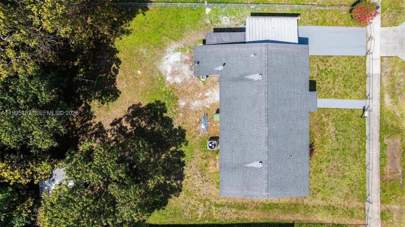 Real estate property located at 11530 138th St, Miami-dade, Replat Of Portions Of Ric, Miami, FL