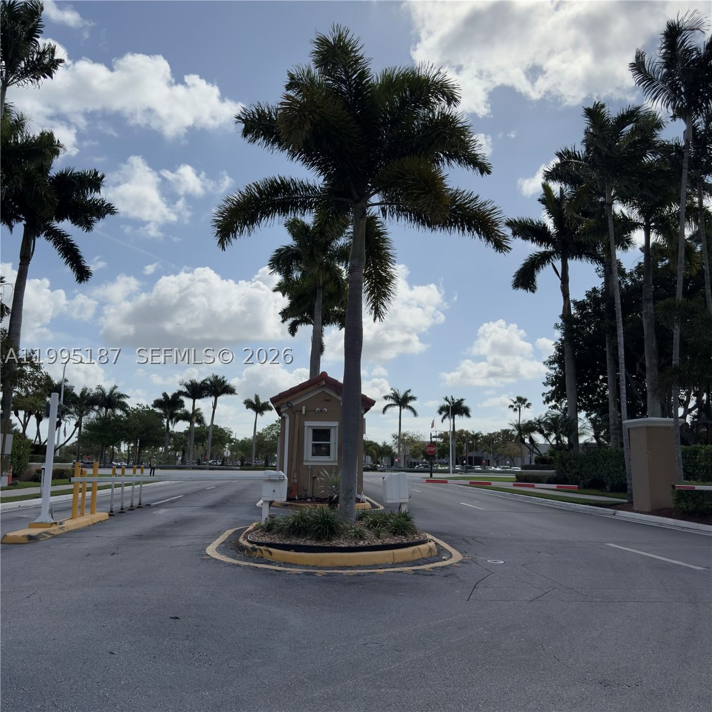 Real estate property located at 16029 Emerald Cove Rd, Broward, Emerald Courts - Opal Cre, Weston, FL