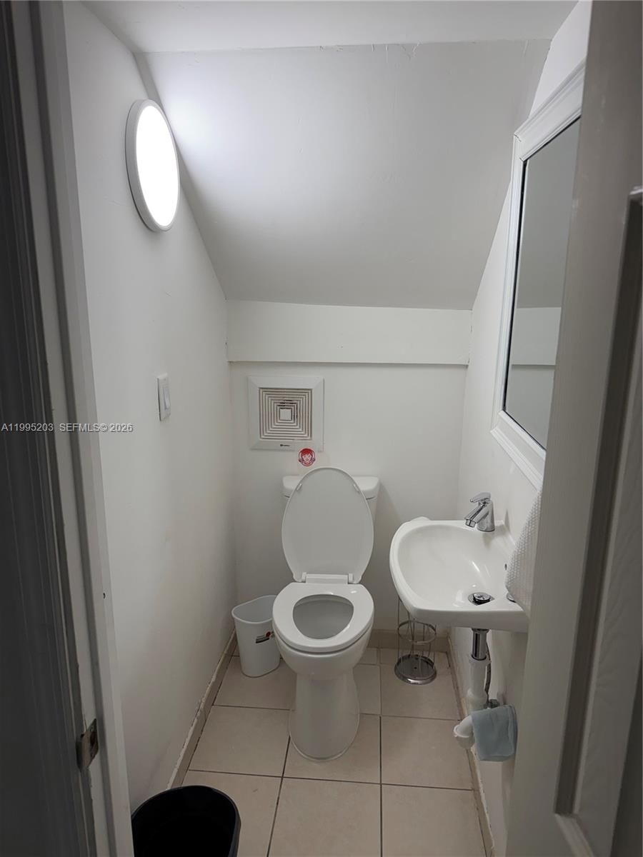 Real estate property located at 5284 193rd Ln, Miami-dade, Lakes Of Acadia Unit 4 Th, Miami Gardens, FL