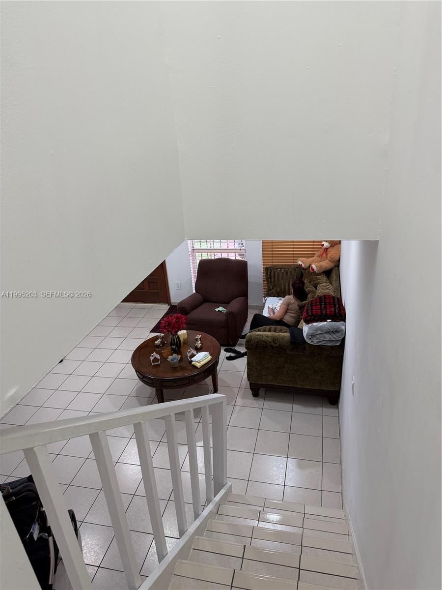 Real estate property located at 5284 193rd Ln, Miami-dade, Lakes Of Acadia Unit 4 Th, Miami Gardens, FL