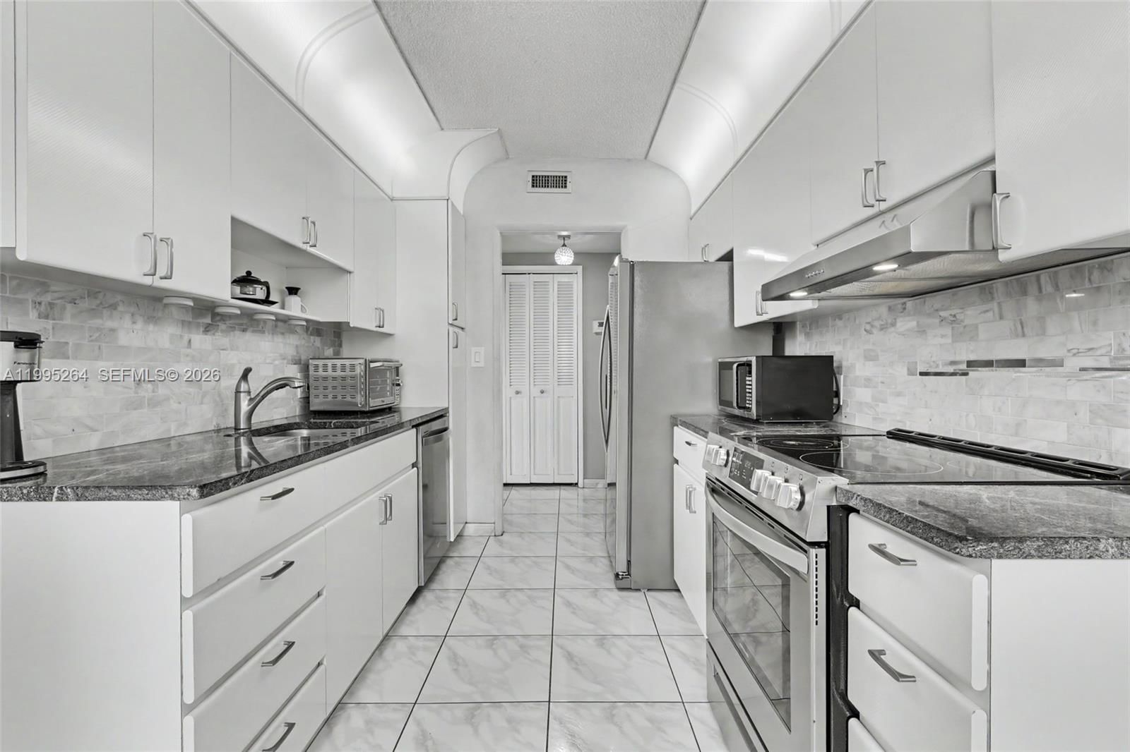 Real estate property located at 4200 Hillcrest Dr #700, Broward, Hillcrest East No 24 Cond, Hollywood, FL