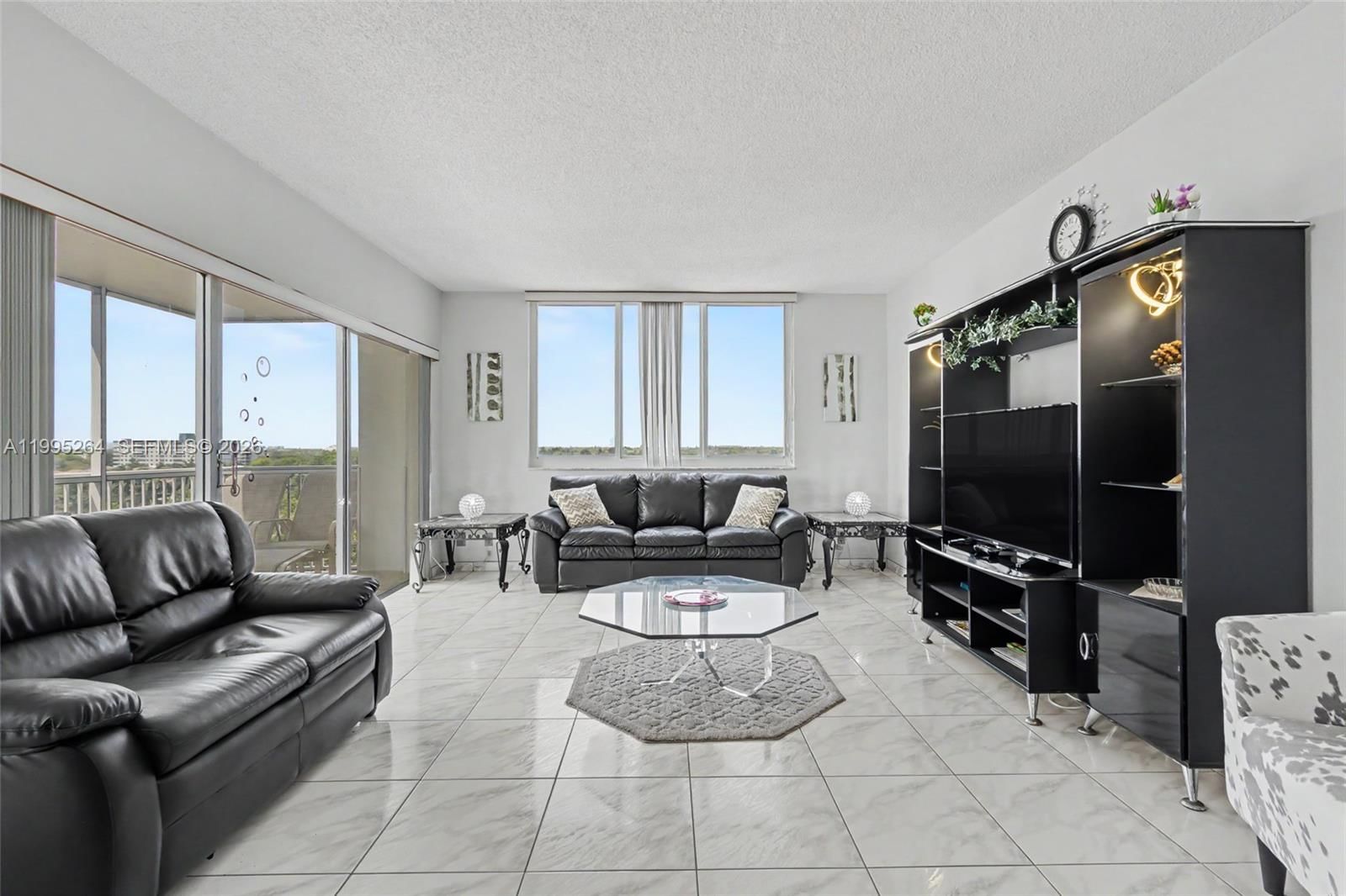 Real estate property located at 4200 Hillcrest Dr #700, Broward, Hillcrest East No 24 Cond, Hollywood, FL