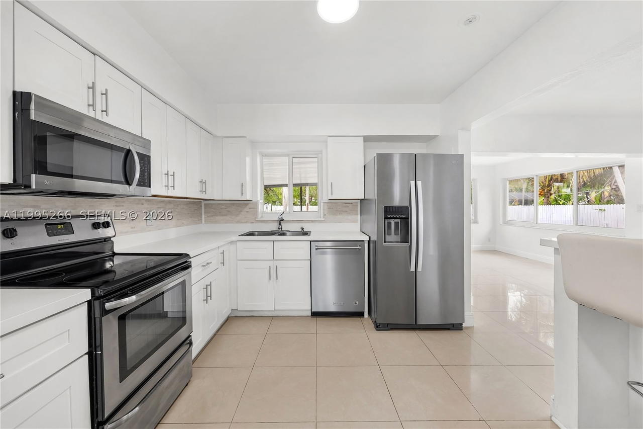 Real estate property located at 1435 Johnson St, Broward, Hollywood Country Club Di, Hollywood, FL