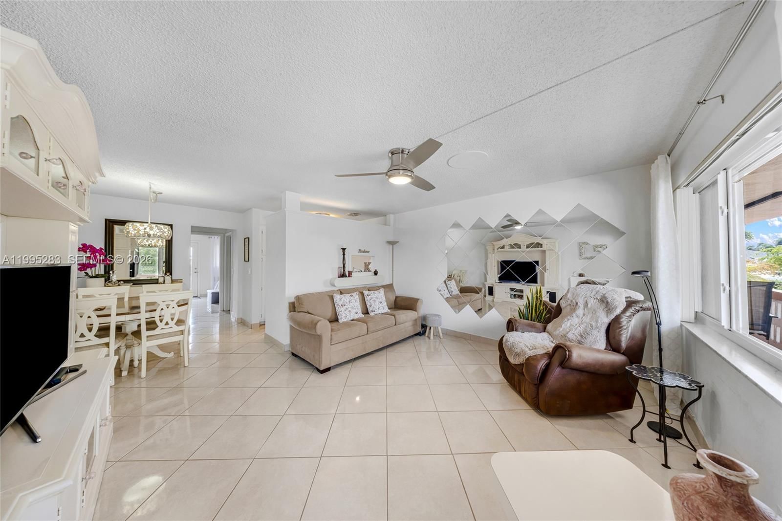 Real estate property located at 1015 11th Ave #15K, Broward, Rolen Lake Gardens Co-op, Hallandale Beach, FL
