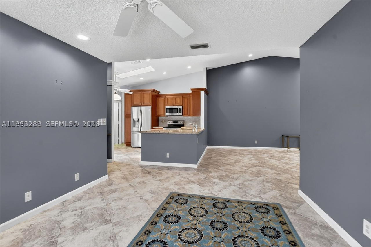 Real estate property located at 6141 Sunny Pointe Cir, Palm Beach, Huntington Pointe, Delray Beach, FL