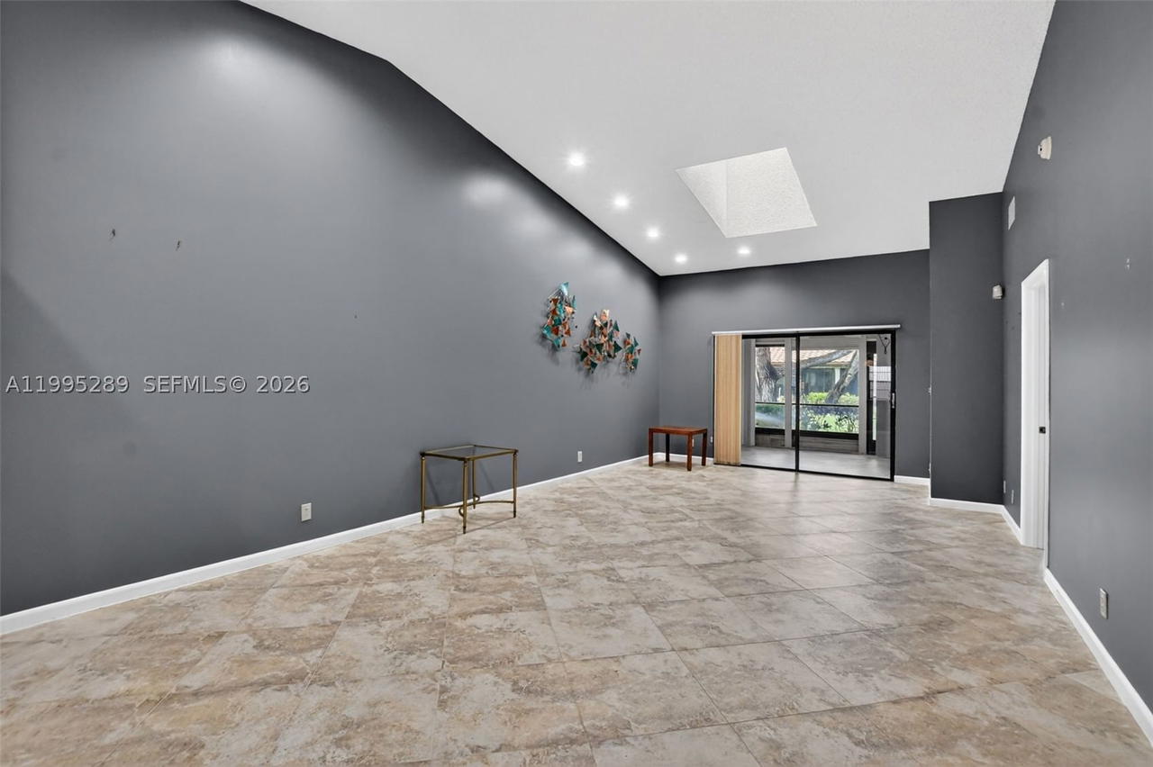 Real estate property located at 6141 Sunny Pointe Cir, Palm Beach, Huntington Pointe, Delray Beach, FL