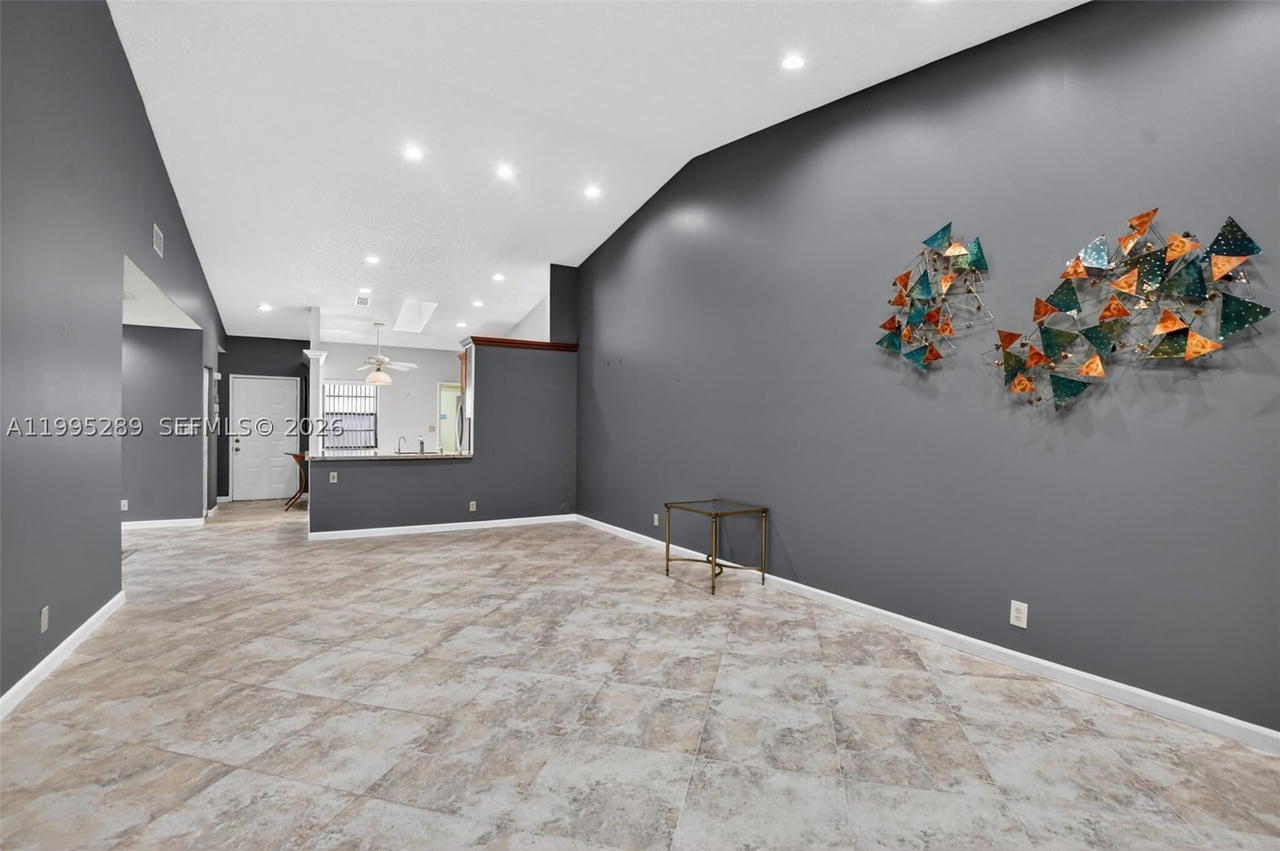 Real estate property located at 6141 Sunny Pointe Cir, Palm Beach, Huntington Pointe, Delray Beach, FL