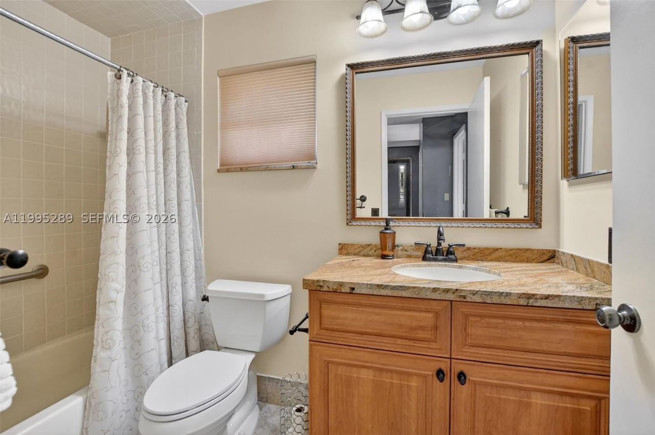 Real estate property located at 6141 Sunny Pointe Cir, Palm Beach, Huntington Pointe, Delray Beach, FL