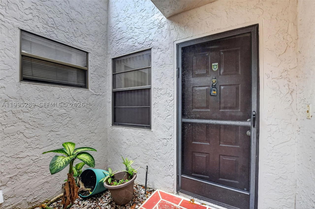 Real estate property located at 6141 Sunny Pointe Cir, Palm Beach, Huntington Pointe, Delray Beach, FL