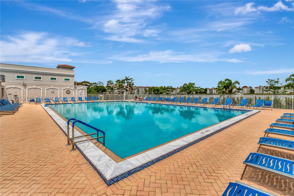 Real estate property located at 6141 Sunny Pointe Cir, Palm Beach, Huntington Pointe, Delray Beach, FL