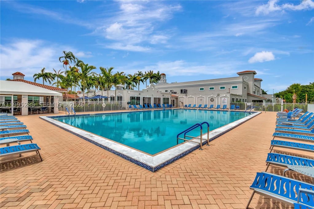 Real estate property located at 6141 Sunny Pointe Cir, Palm Beach, Huntington Pointe, Delray Beach, FL