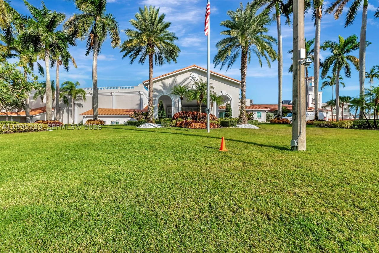 Real estate property located at 6141 Sunny Pointe Cir, Palm Beach, Huntington Pointe, Delray Beach, FL