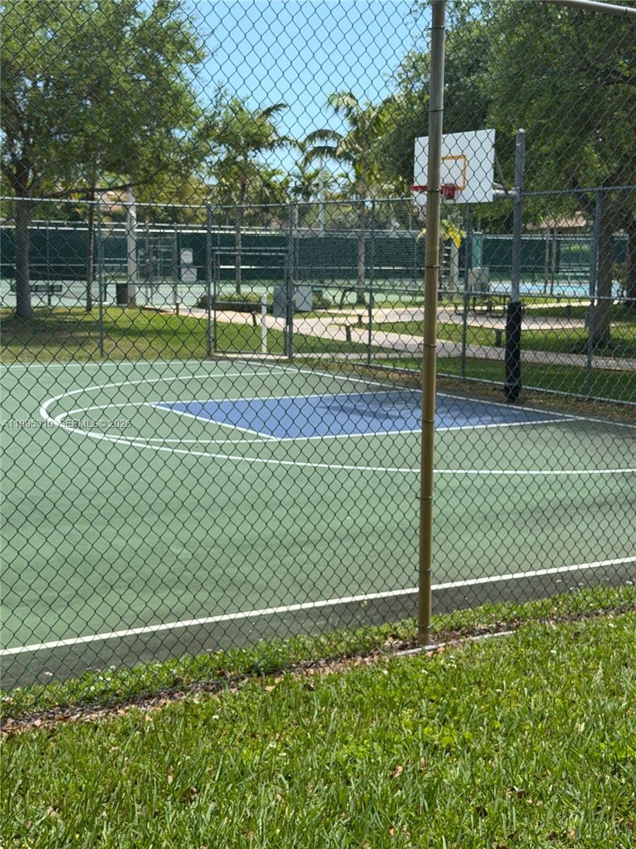 Real estate property located at 10669 113th Pl #84W, Miami-dade, Greenglades Condo 16, Miami, FL