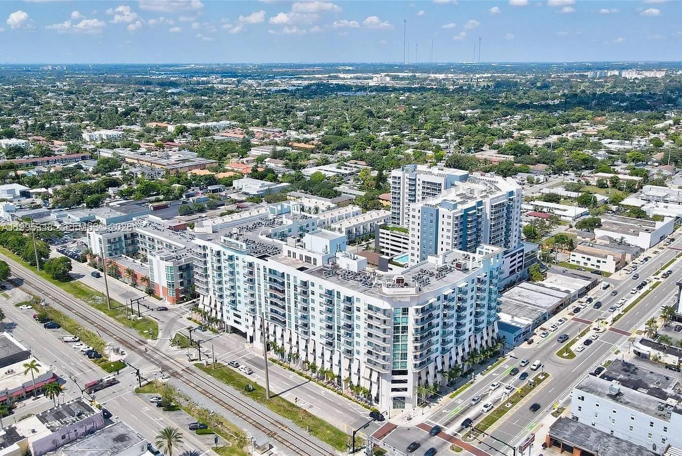 Real estate property located at 140 Dixie Hwy #1019, Broward, Hollywood Station Res Con, Hollywood, FL