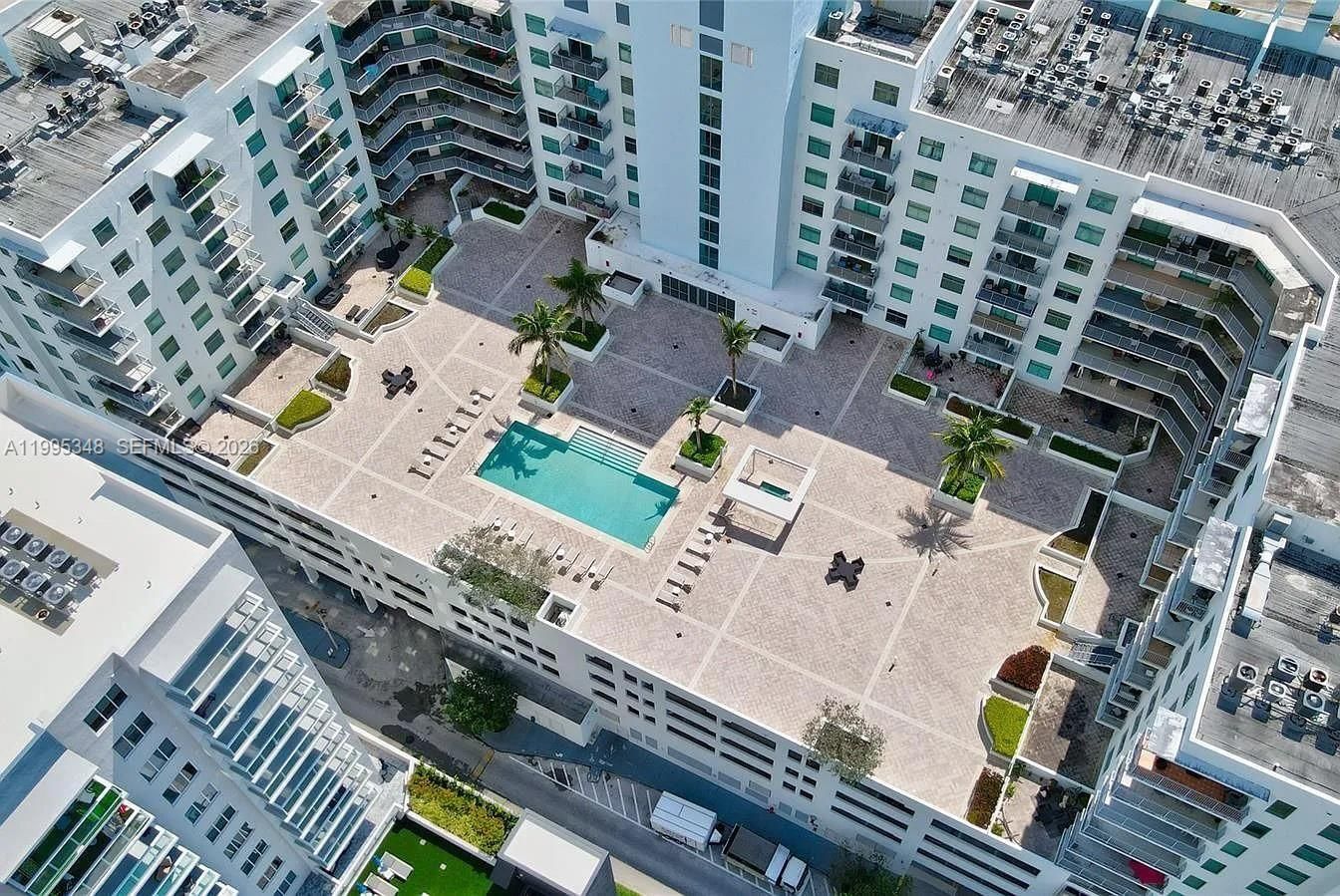 Real estate property located at 140 Dixie Hwy #1019, Broward, Hollywood Station Res Con, Hollywood, FL