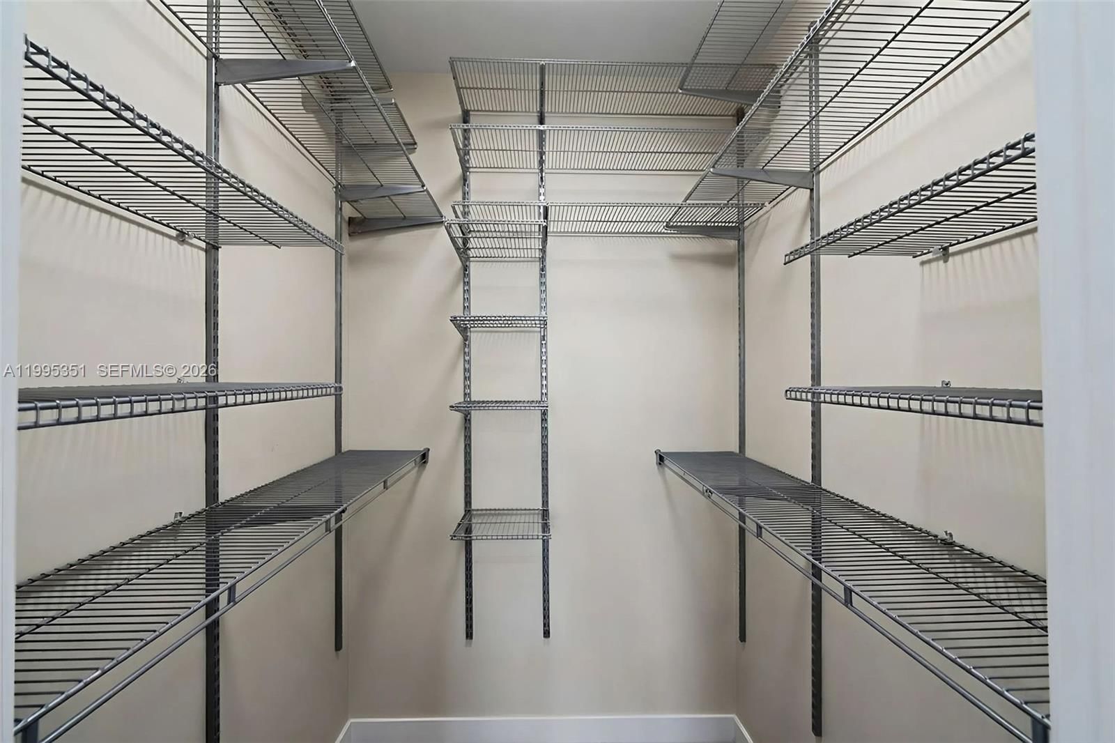 Real estate property located at 1000 West Ave #1423, Miami-dade, Mirador 1000 Condo, Miami Beach, FL