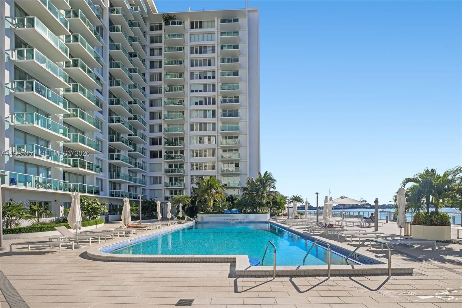 Real estate property located at 1000 West Ave #1423, Miami-dade, Mirador 1000 Condo, Miami Beach, FL