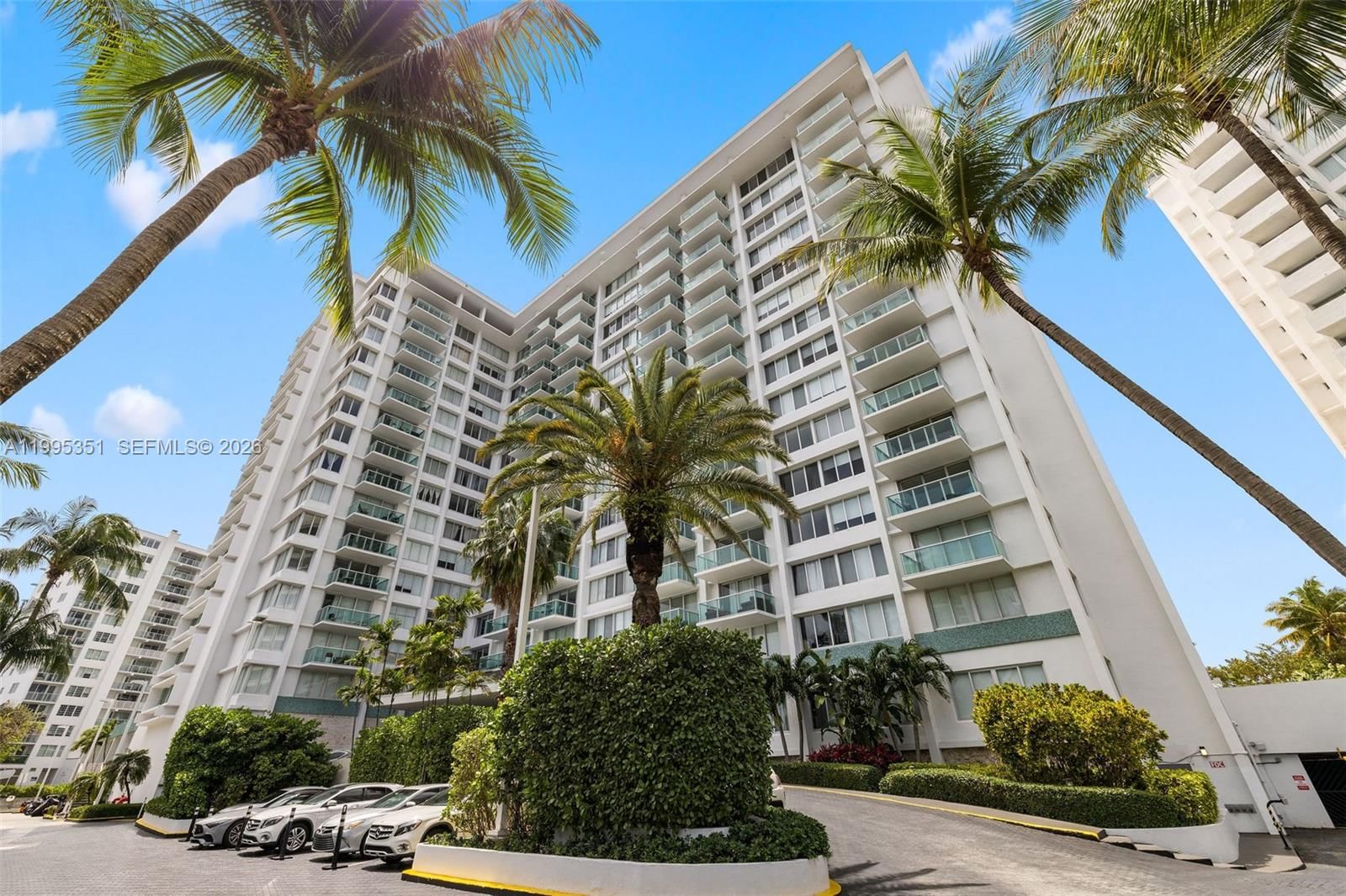 Real estate property located at 1000 West Ave #1423, Miami-dade, Mirador 1000 Condo, Miami Beach, FL