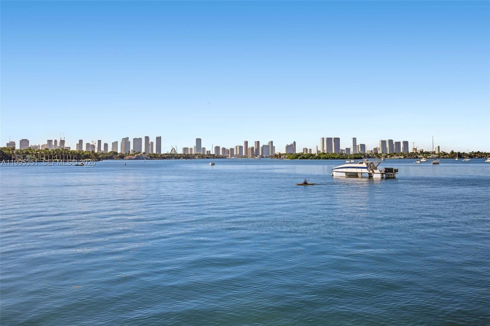 Real estate property located at 1000 West Ave #1423, Miami-dade, Mirador 1000 Condo, Miami Beach, FL