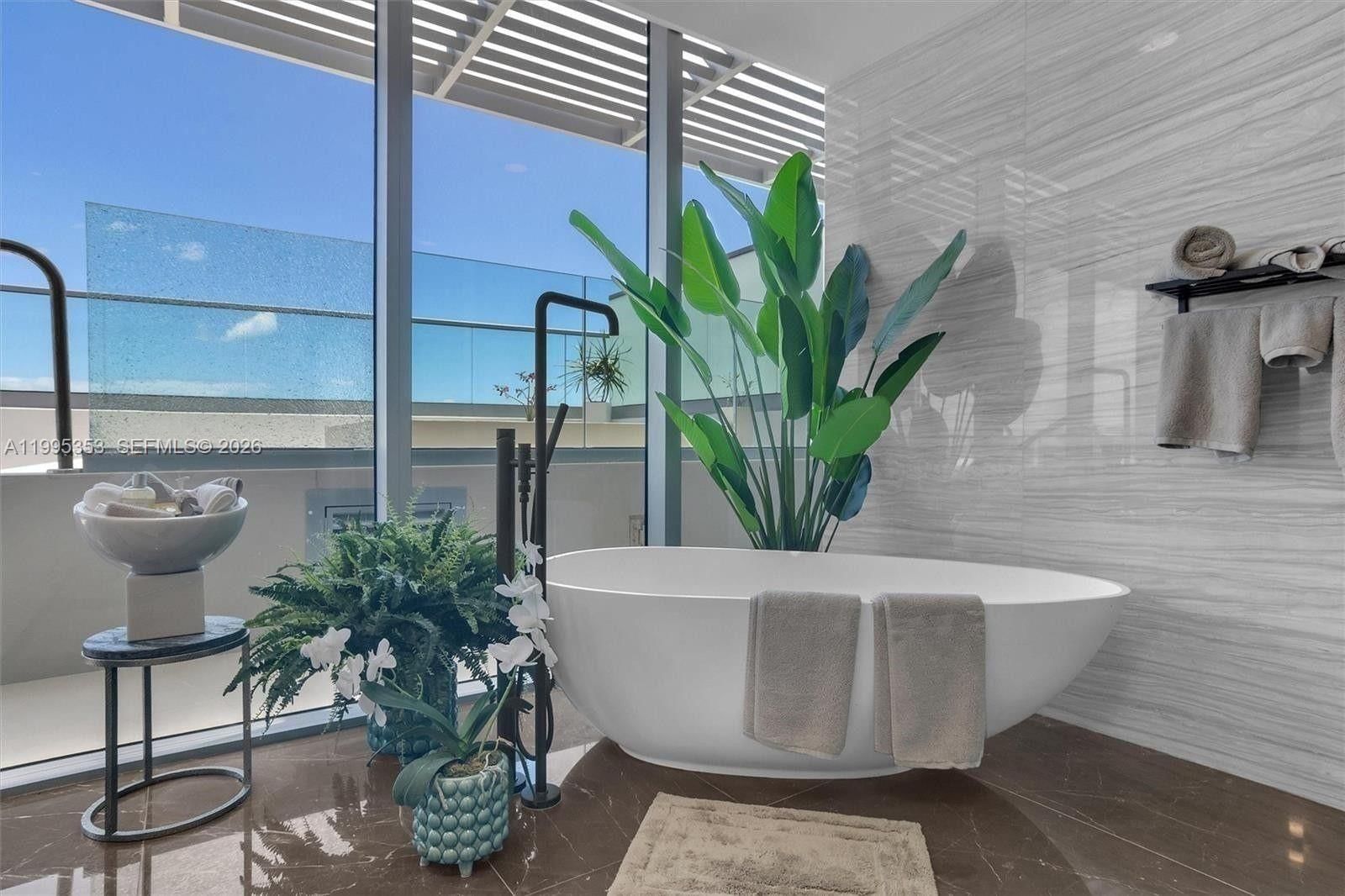 Real estate property located at 2200 Ocean Blvd N804, Broward, 2200 Fort Lauderdale Beac, Fort Lauderdale, FL