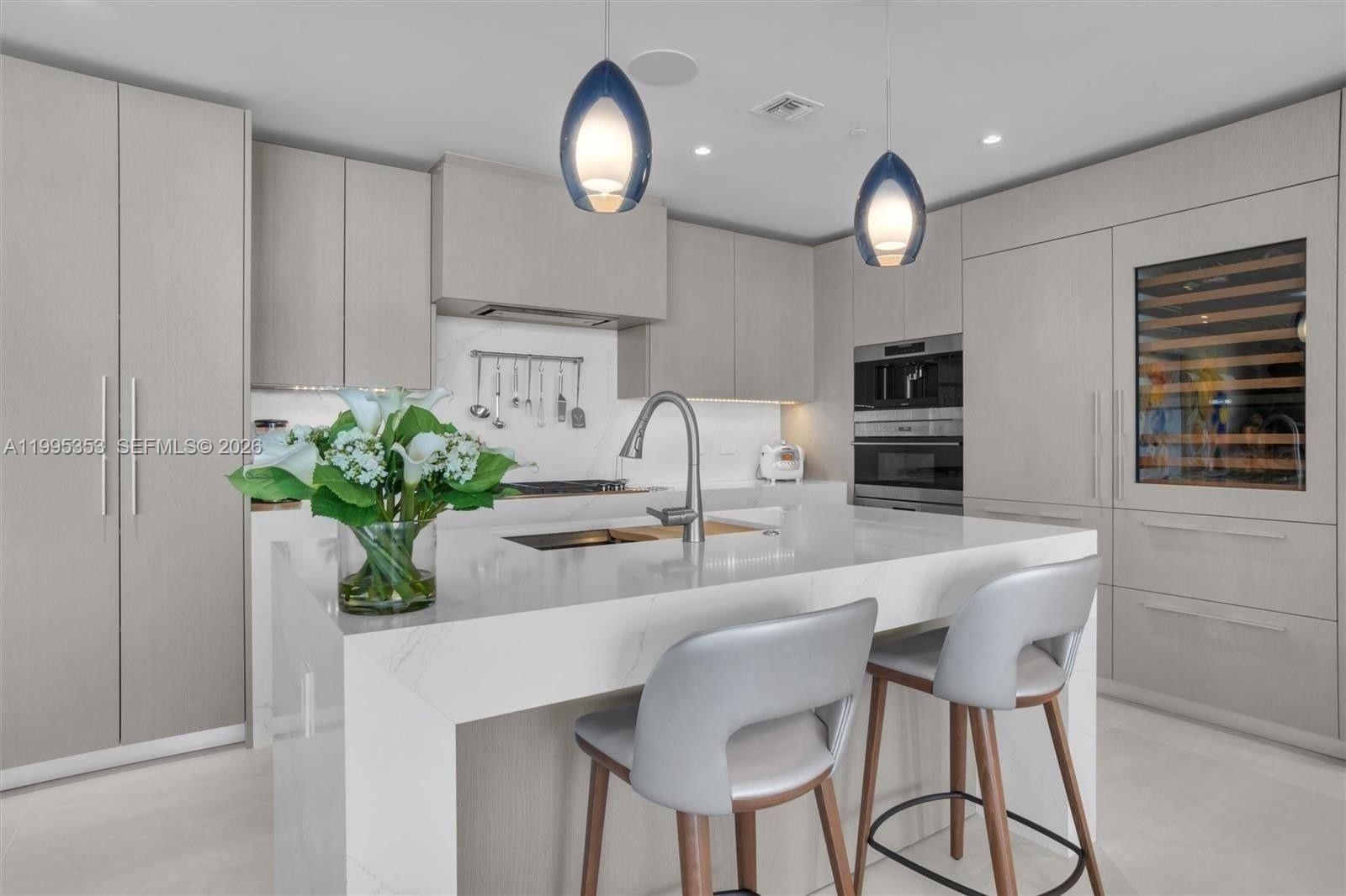 Real estate property located at 2200 Ocean Blvd N804, Broward, 2200 Fort Lauderdale Beac, Fort Lauderdale, FL