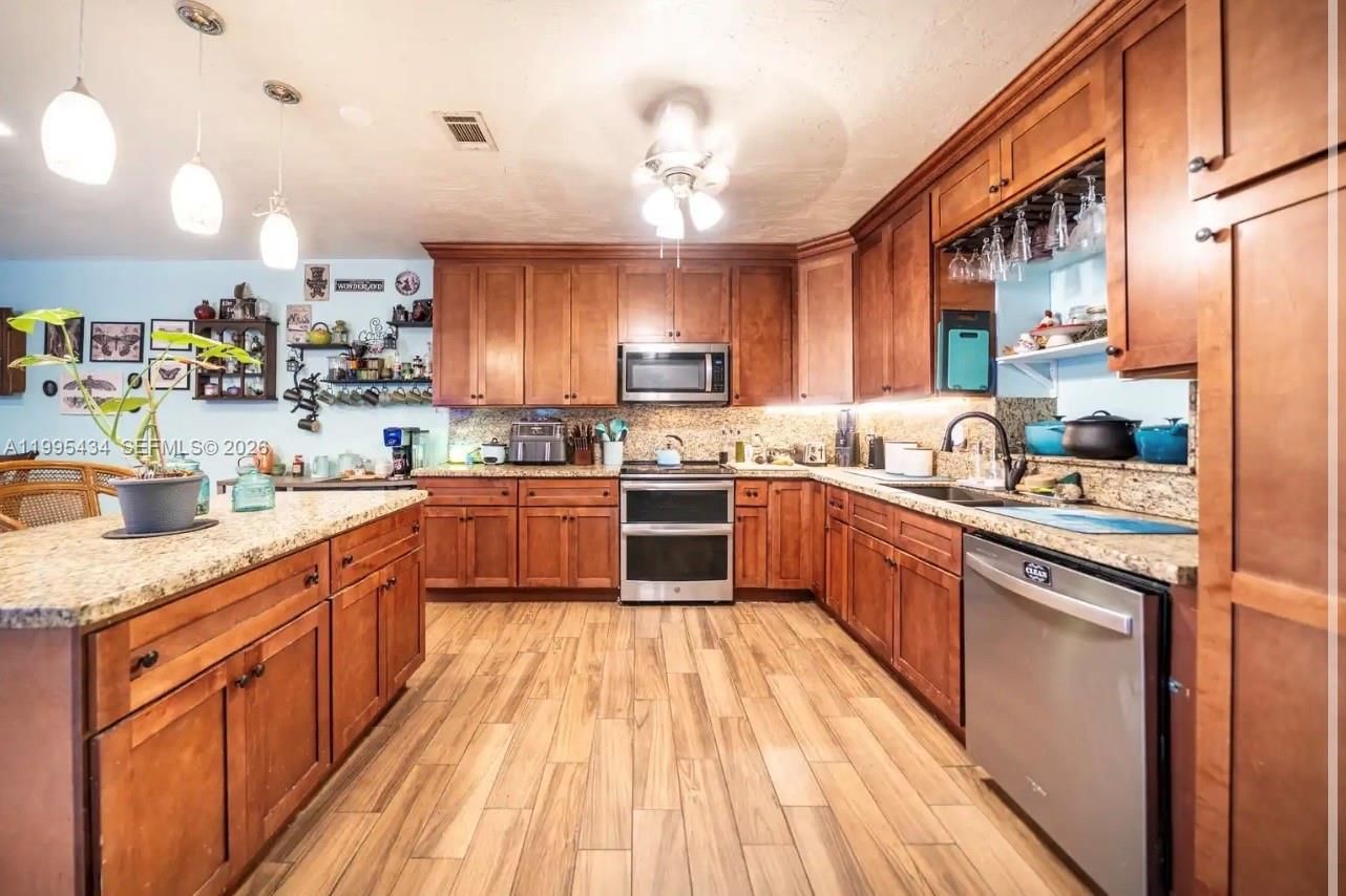 Real estate property located at 6890 57th St, Broward, Everglades Land Sales Co, Davie, FL