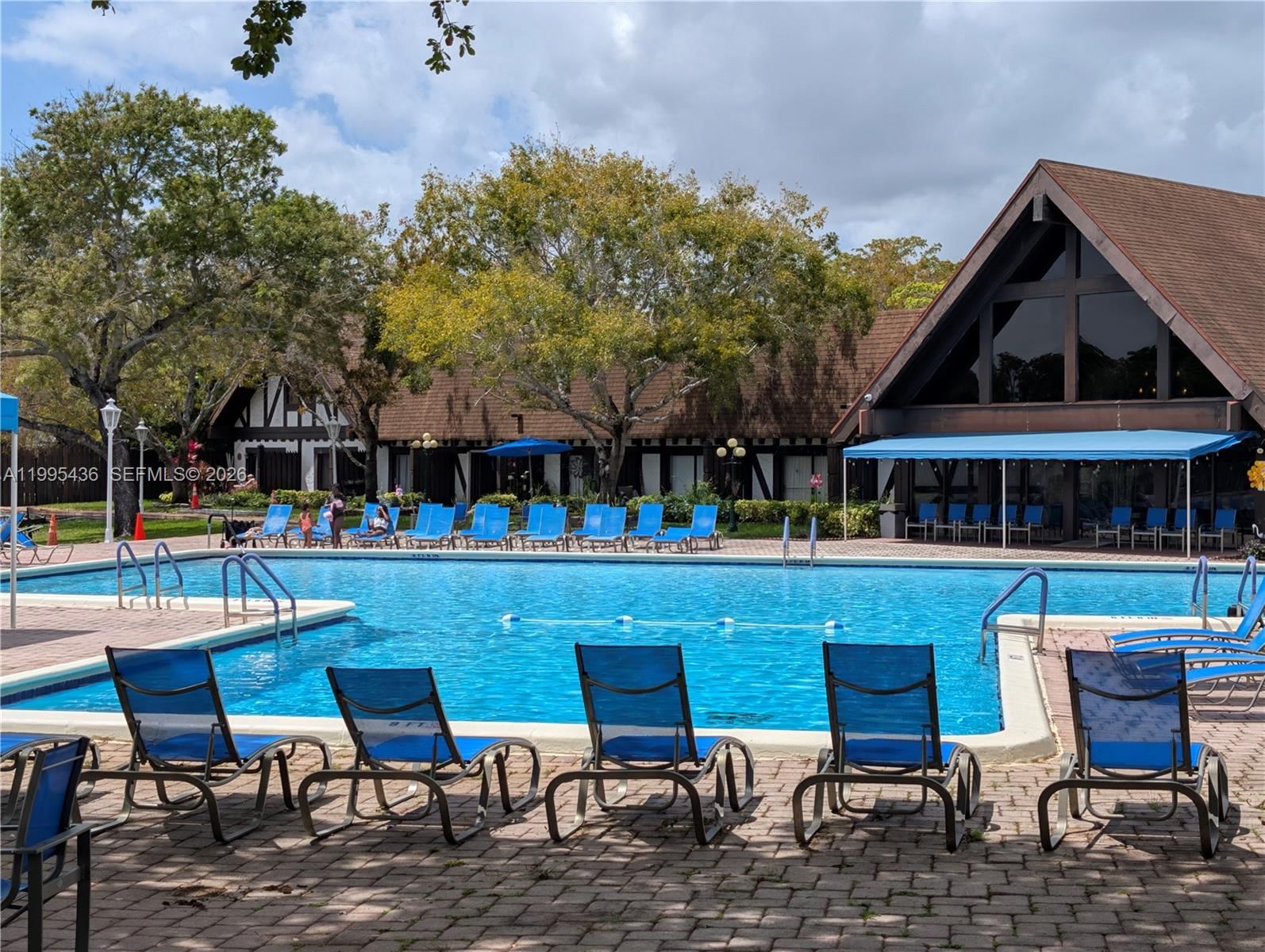 Real estate property located at 3720 Inverrary Dr #1J, Broward, International Village At, Lauderhill, FL