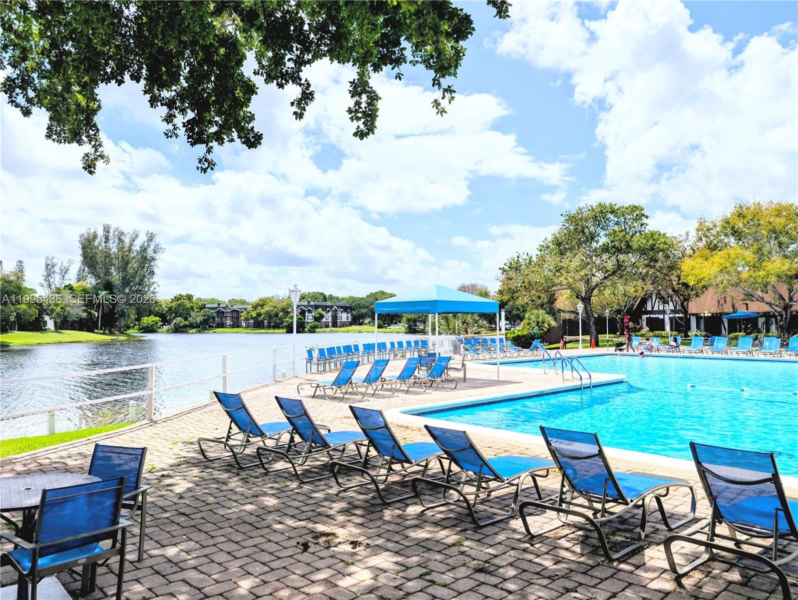 Real estate property located at 3720 Inverrary Dr #1J, Broward, International Village At, Lauderhill, FL