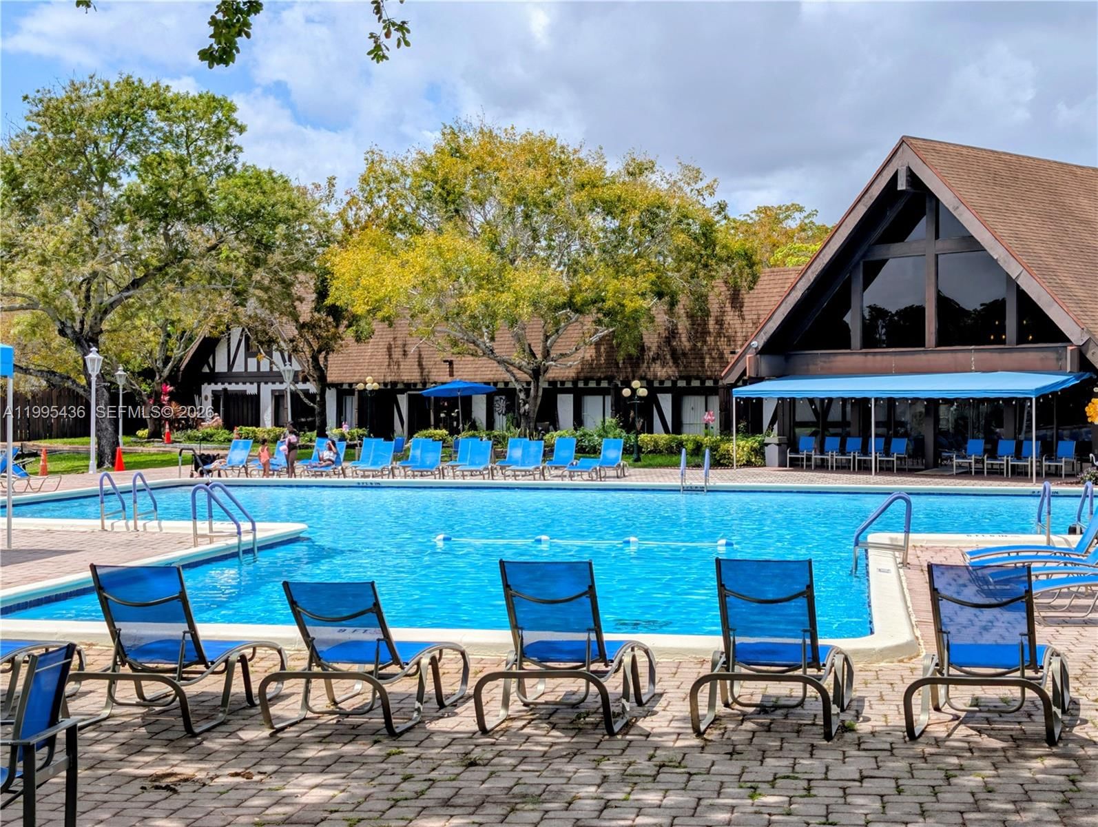 Real estate property located at 3720 Inverrary Dr #1J, Broward, International Village At, Lauderhill, FL