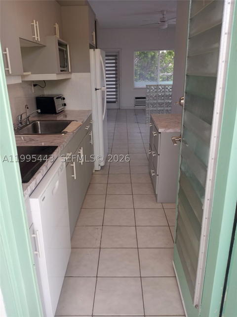Real estate property located at 6490 Collins Ave #18, Miami-dade, Broadwater Beach Arms I C, Miami Beach, FL