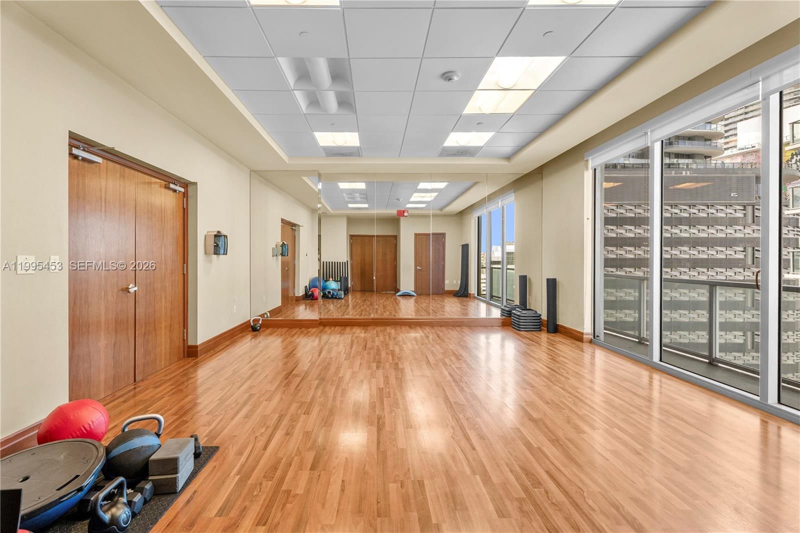 Real estate property located at 1060 Brickell Ave #2117, Miami-dade, 1060 Brickell Condo, Miami, FL