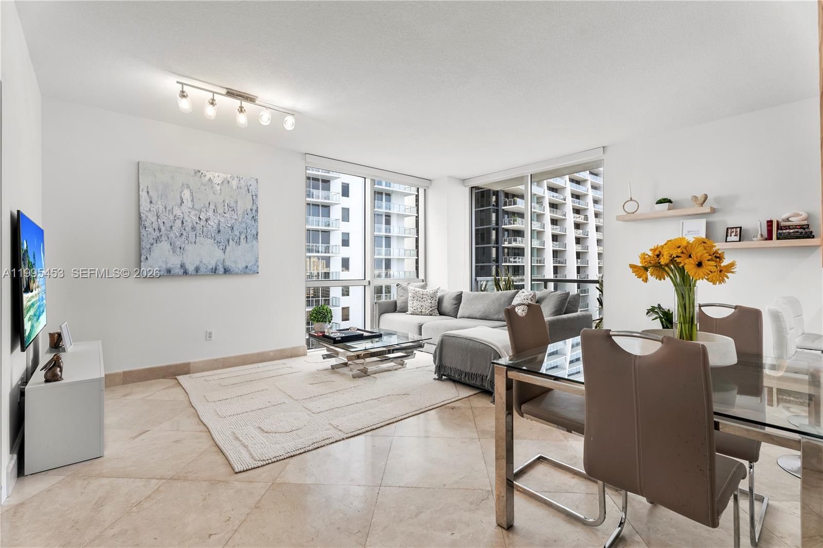 Real estate property located at 1060 Brickell Ave #2117, Miami-dade, 1060 Brickell Condo, Miami, FL