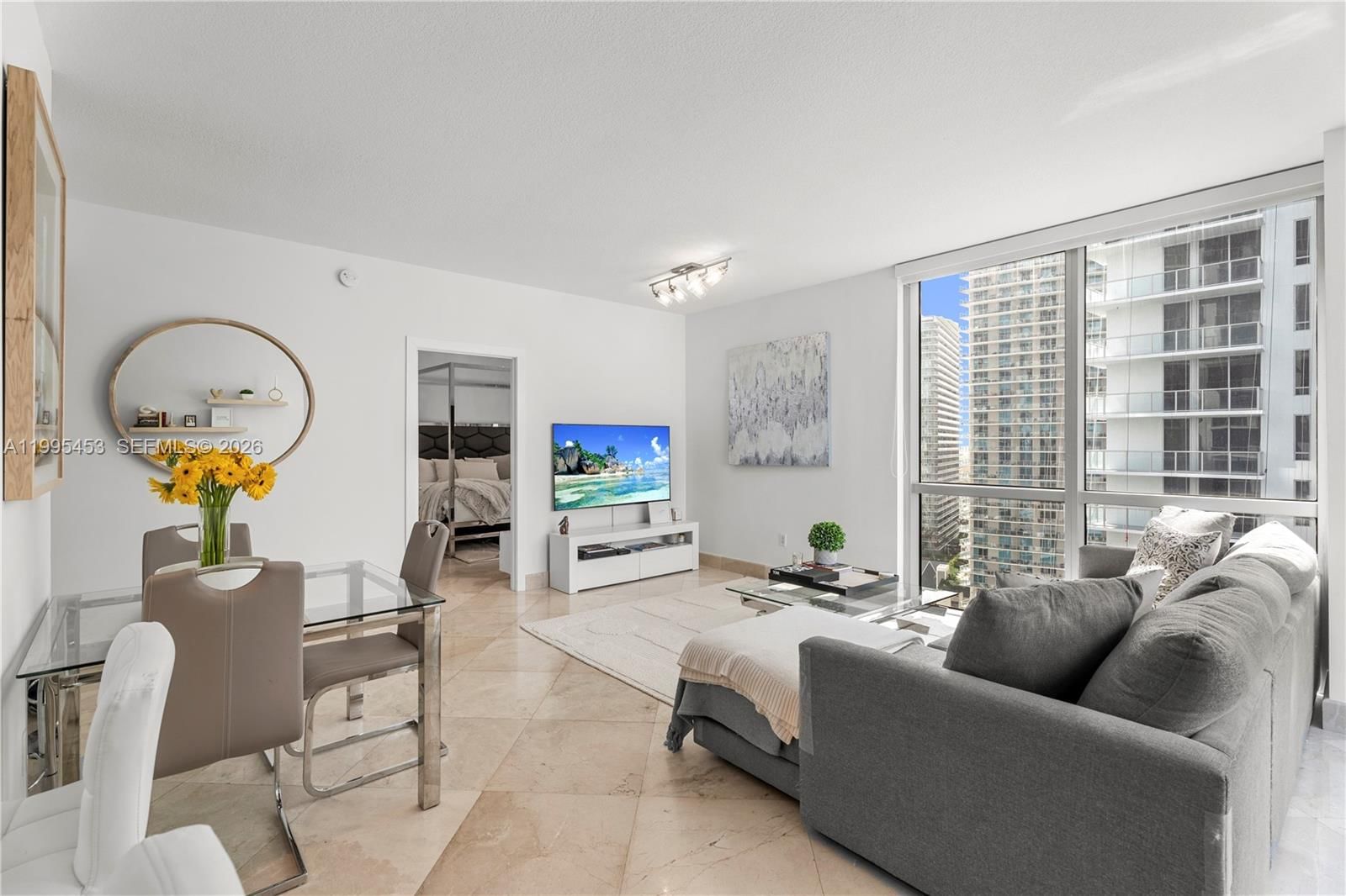 Real estate property located at 1060 Brickell Ave #2117, Miami-dade, 1060 Brickell Condo, Miami, FL