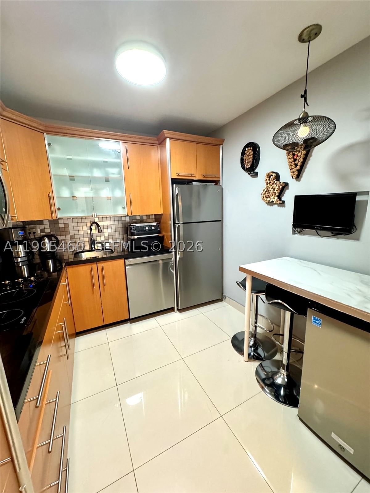 Real estate property located at 3725 Ocean Dr #1221, Broward, Sea Air Towers Condo, Hollywood, FL