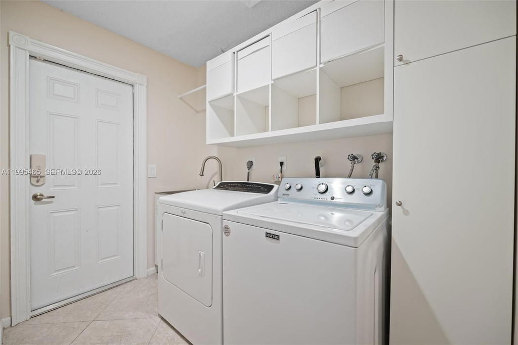 Real estate property located at 380 Cameron Dr, Broward, Sector 4, Weston, FL