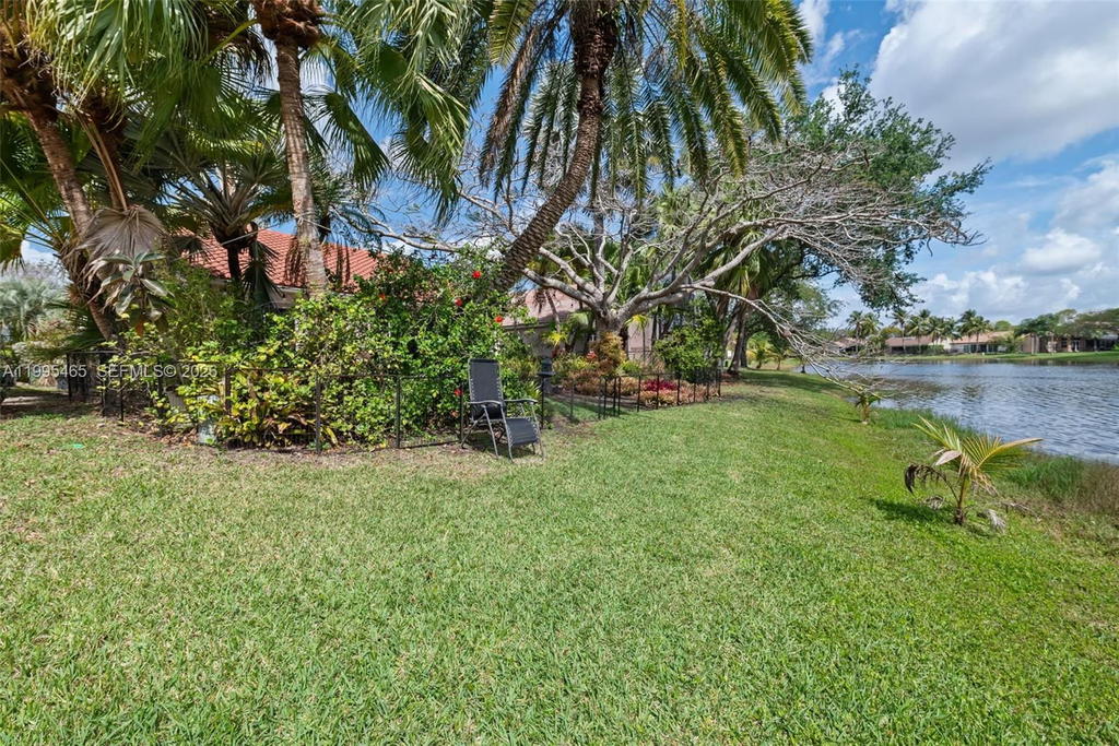 Real estate property located at 380 Cameron Dr, Broward, Sector 4, Weston, FL