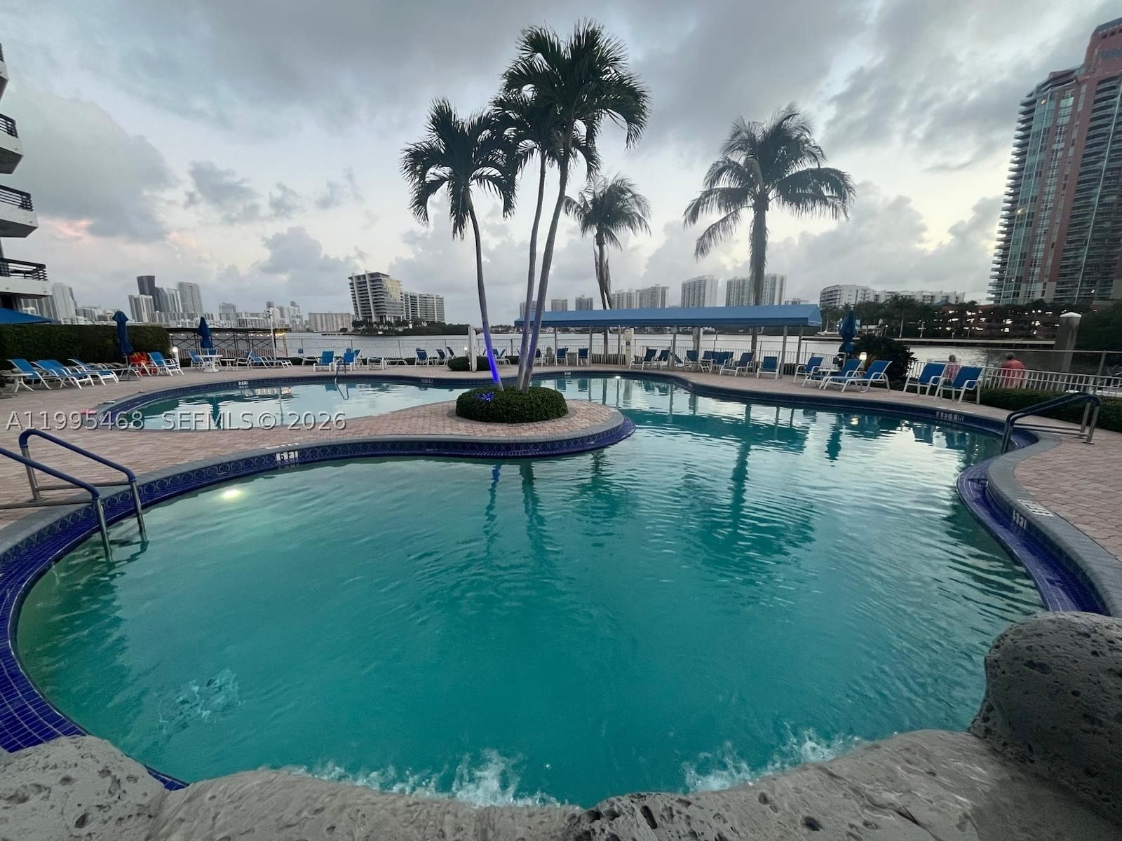 Real estate property located at 3530 Mystic Pointe Dr #1711, Miami-dade, Mystic Pointe Tower 500 C, Aventura, FL