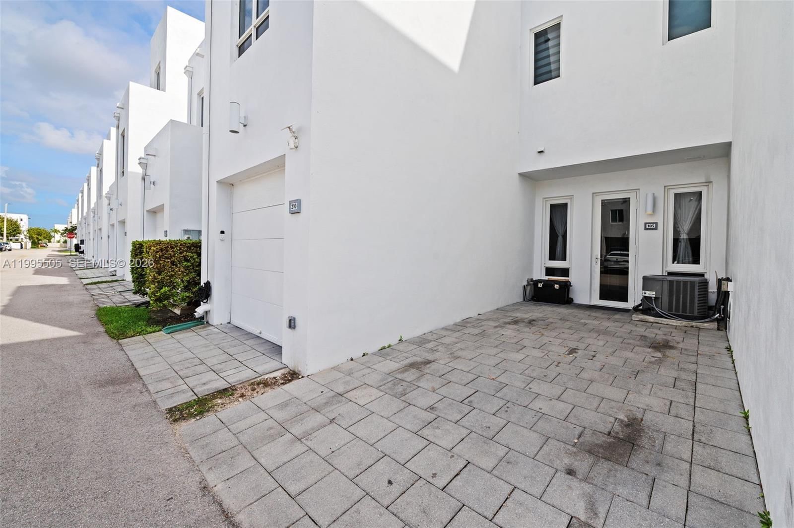 Real estate property located at 10305 63rd Ter #105, Miami-dade, Landmark At Doral Condo, Doral, FL