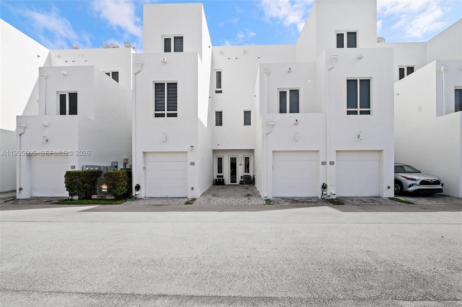 Real estate property located at 10305 63rd Ter #105, Miami-dade, Landmark At Doral Condo, Doral, FL