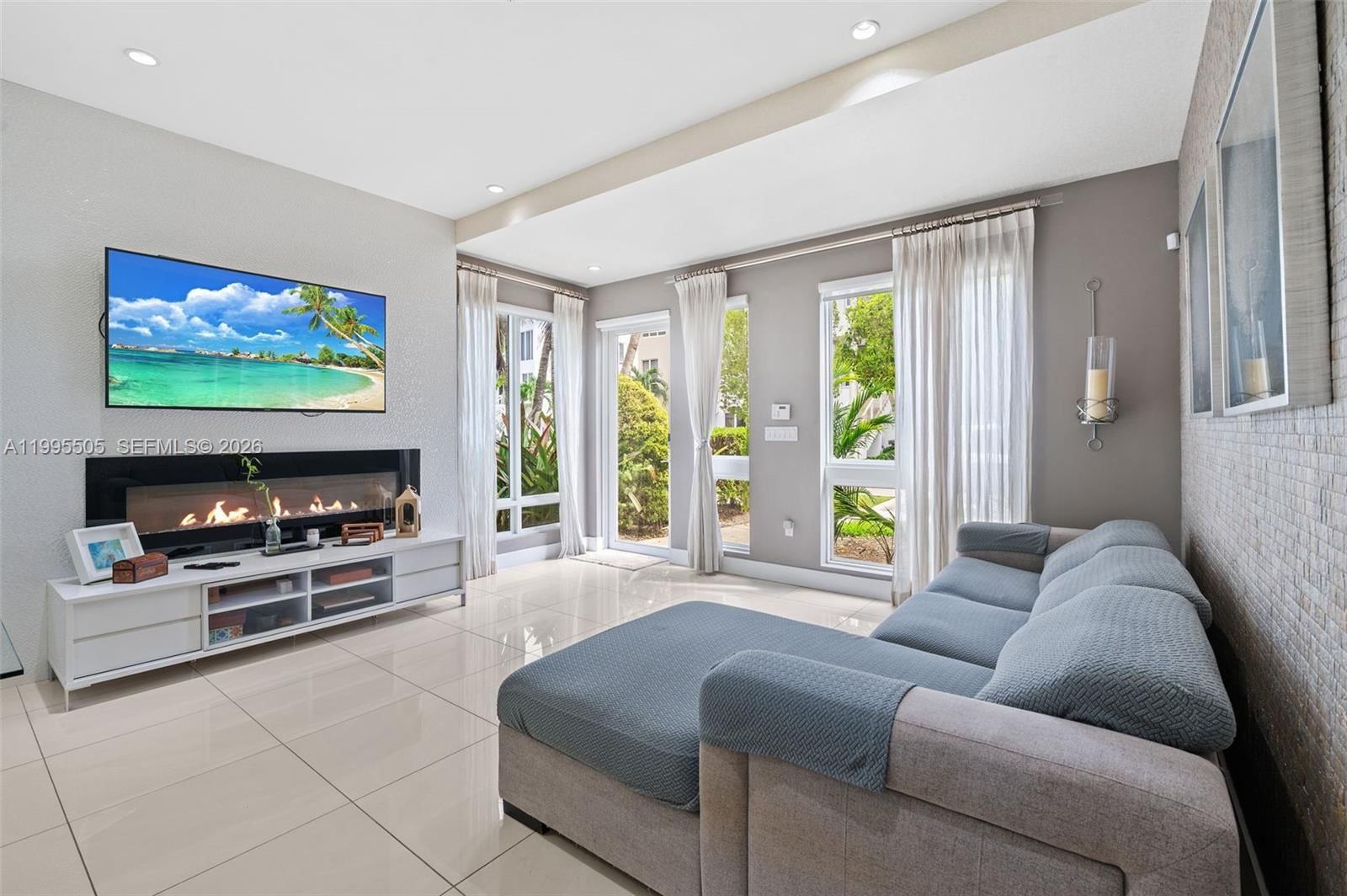 Real estate property located at 10305 63rd Ter #105, Miami-dade, Landmark At Doral Condo, Doral, FL