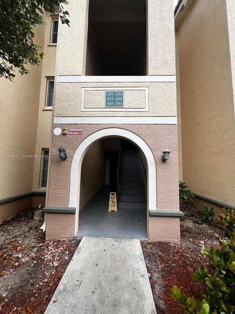 Real estate property located at 2548 Centergate Dr #301, Broward, Aventine At Miramar Condo, Miramar, FL