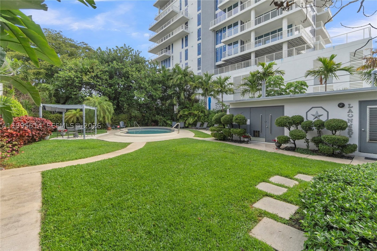 Real estate property located at 508 Antioch Ave #17, Broward, Beach Ridge Apts Co-op, Fort Lauderdale, FL