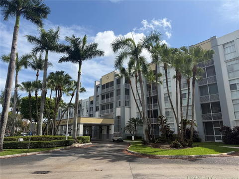 Real estate property located at 9725 52nd St #111, Miami-dade, Doral House Condo No 3, Doral, FL