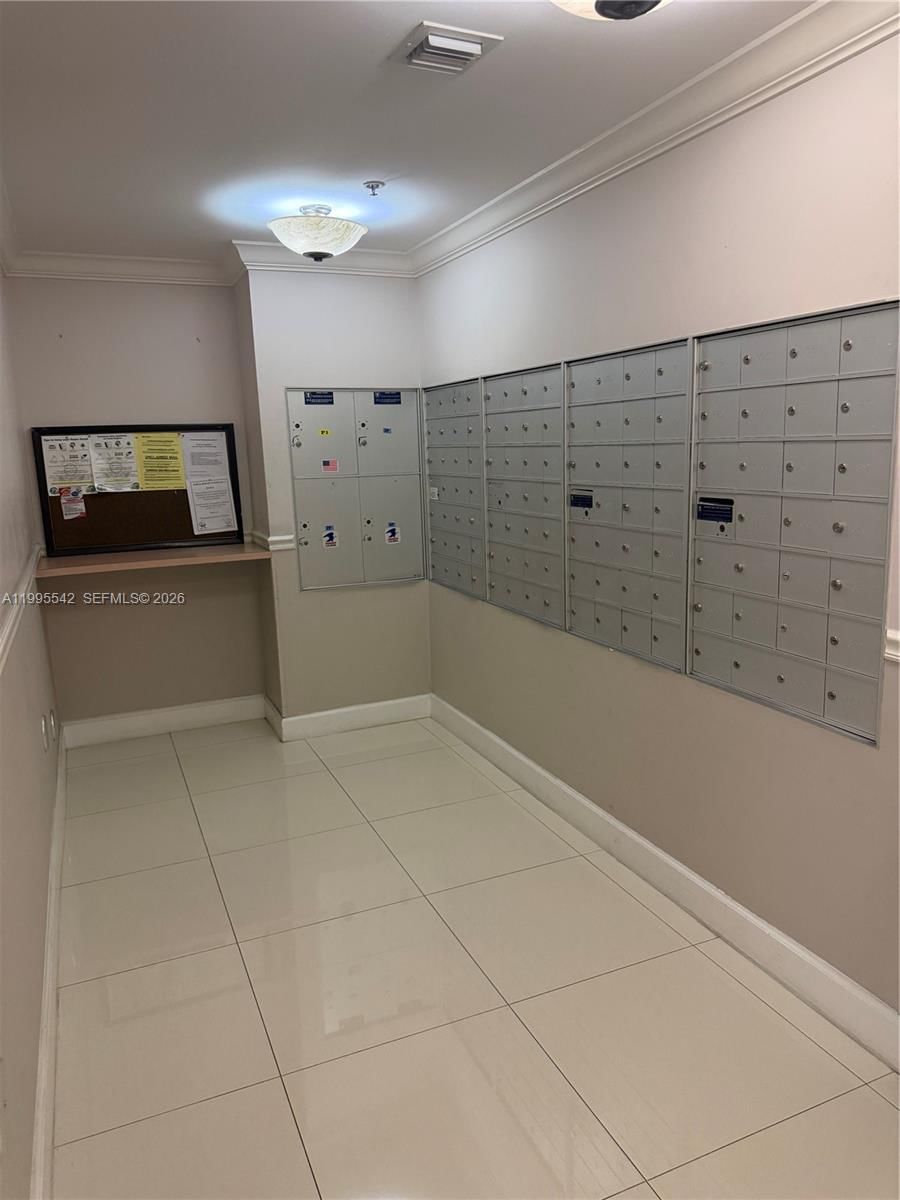 Real estate property located at 9725 52nd St #111, Miami-dade, Doral House Condo No 3, Doral, FL