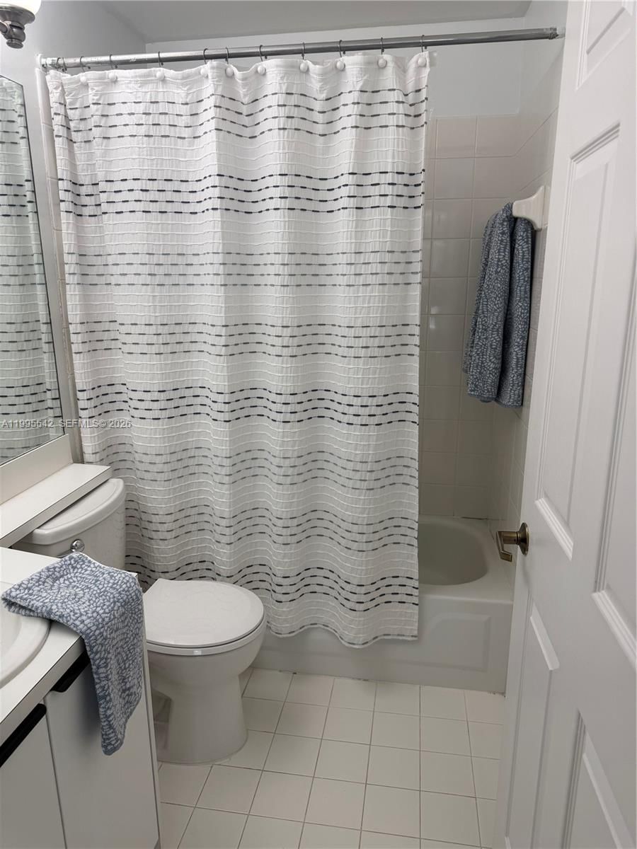 Real estate property located at 9725 52nd St #111, Miami-dade, Doral House Condo No 3, Doral, FL