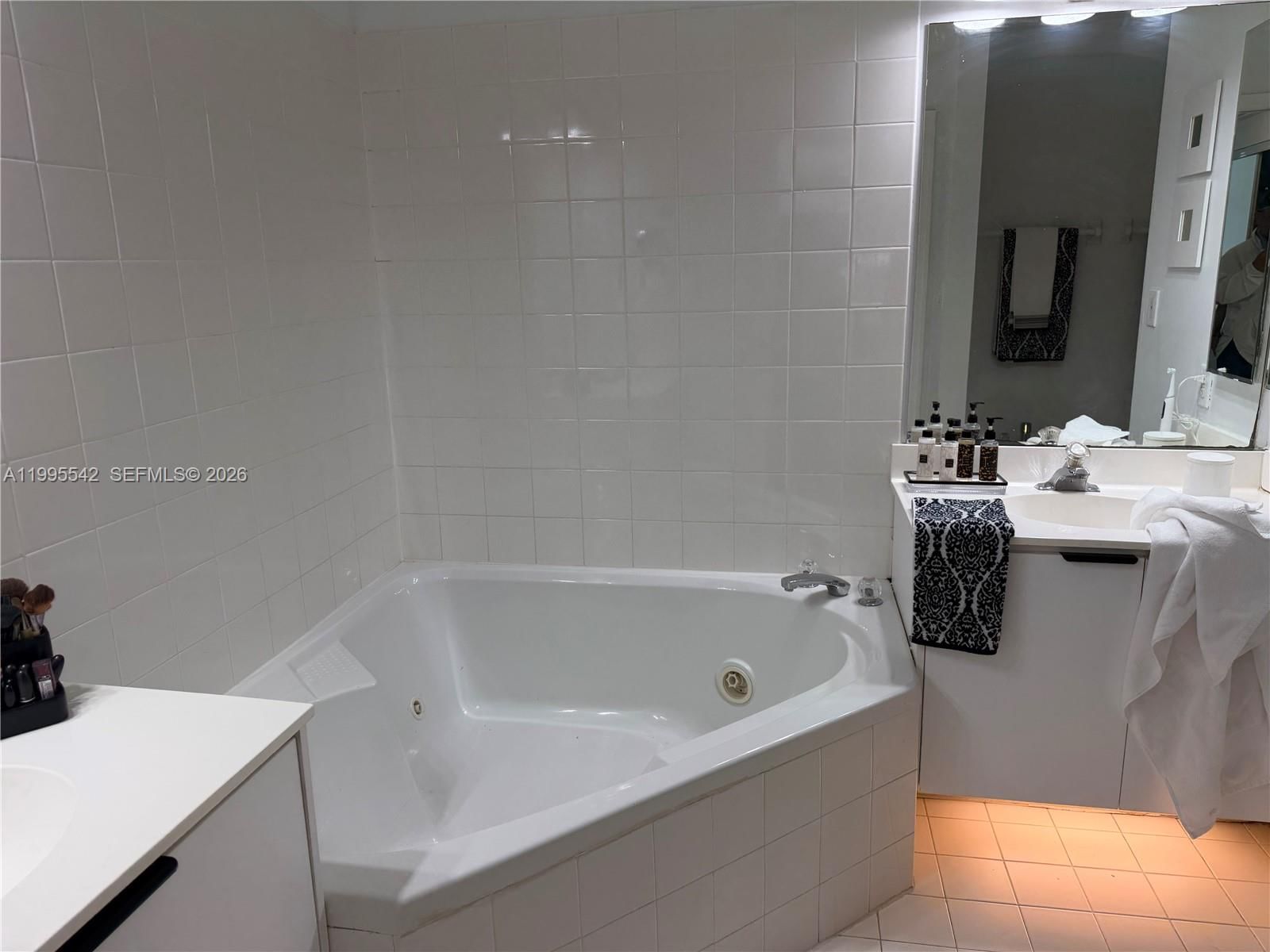 Real estate property located at 9725 52nd St #111, Miami-dade, Doral House Condo No 3, Doral, FL