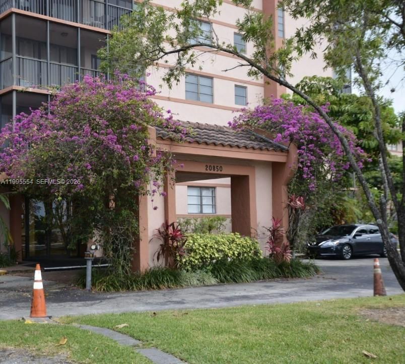 Real estate property located at 20850 San Simeon Way #408-5, Miami-dade, Lakeview Of The Calf Club, Miami, FL